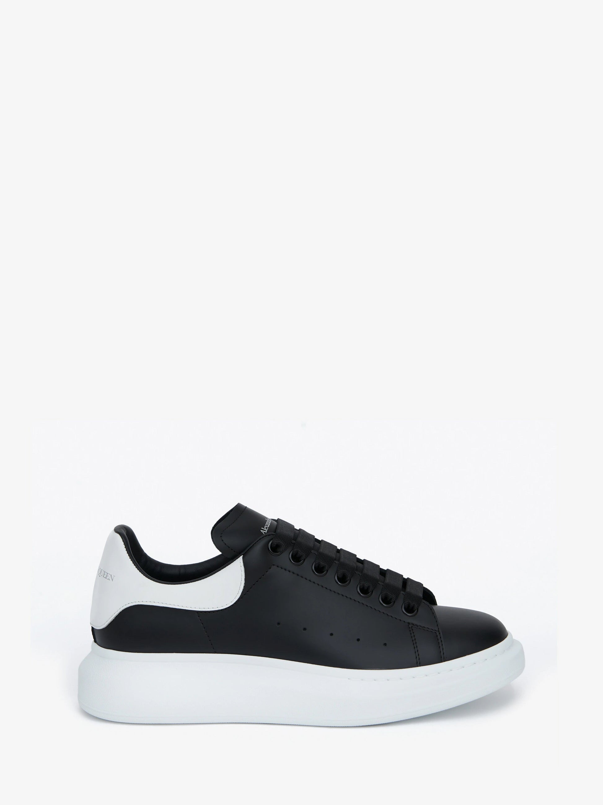 Alexander McQueen Men's Oversized 
Sneaker in Black/White